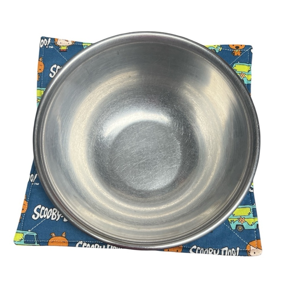 Hand Crafted Large Bowl Cozy Scooby-Doo Theme Microwavable Padded Cotton Holder - Picture 15 of 15